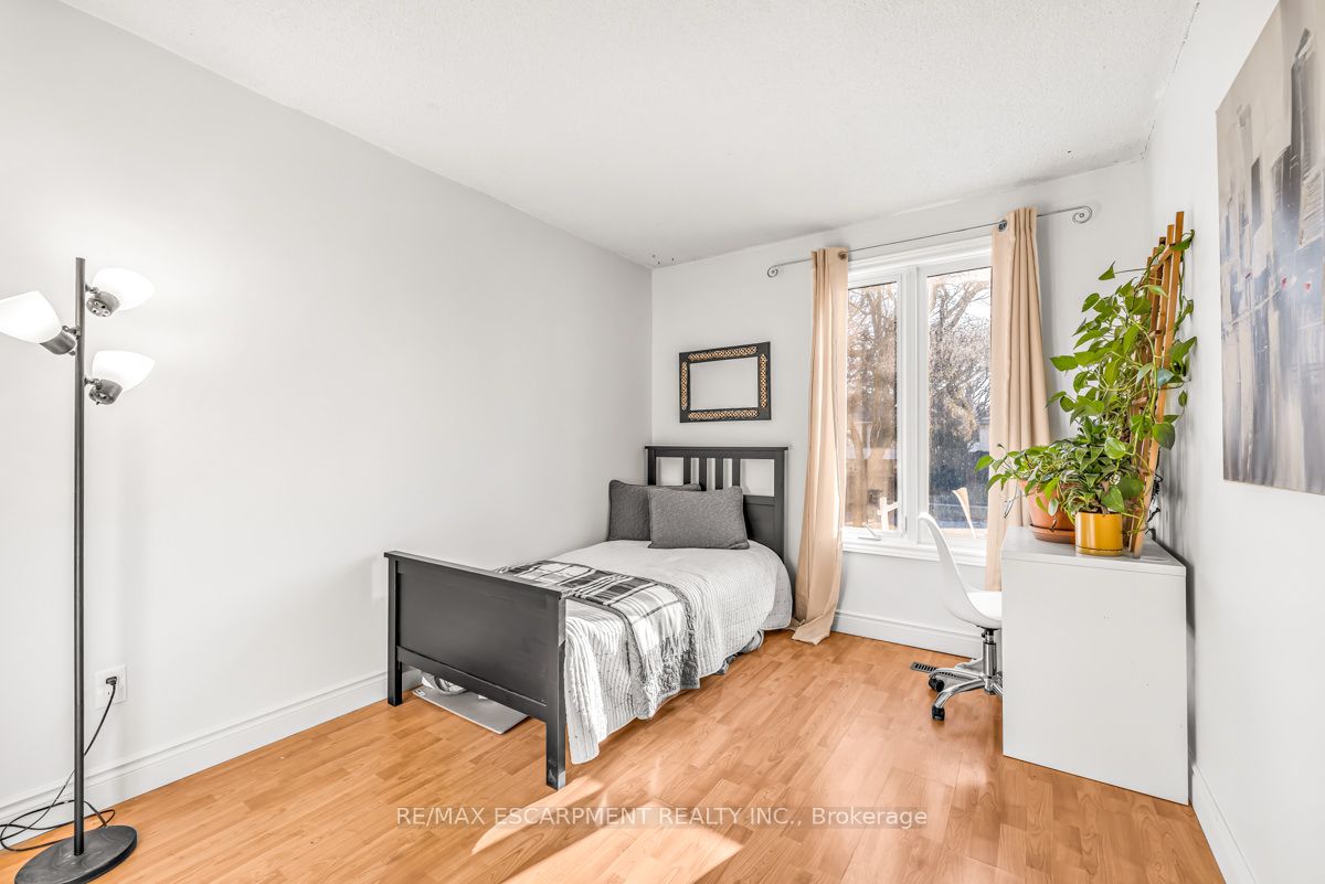 3033 Tecumseh Dr