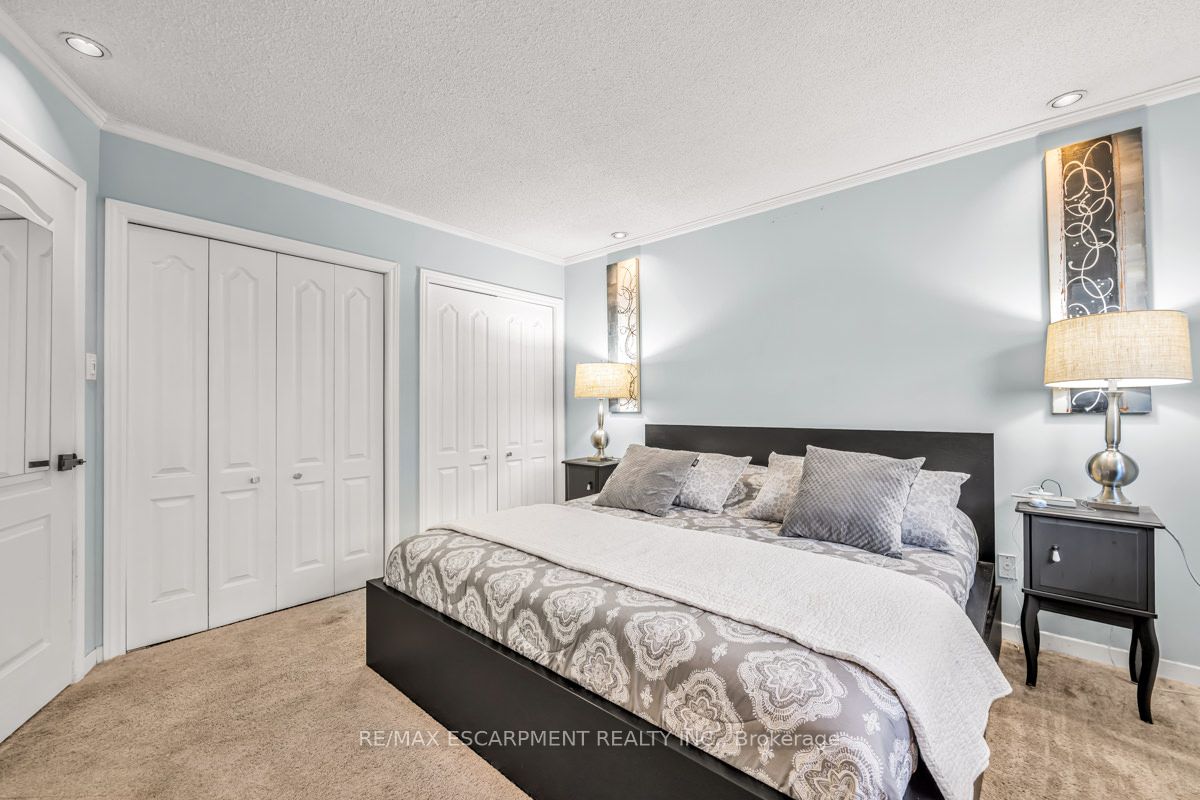 3033 Tecumseh Dr