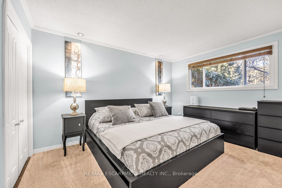 3033 Tecumseh Dr