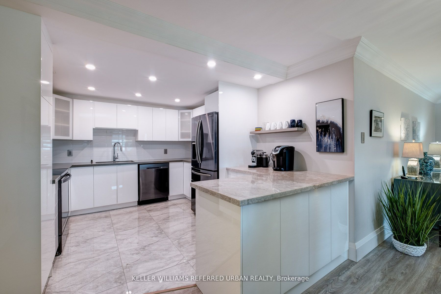 1400 Dixie Rd W, #1013