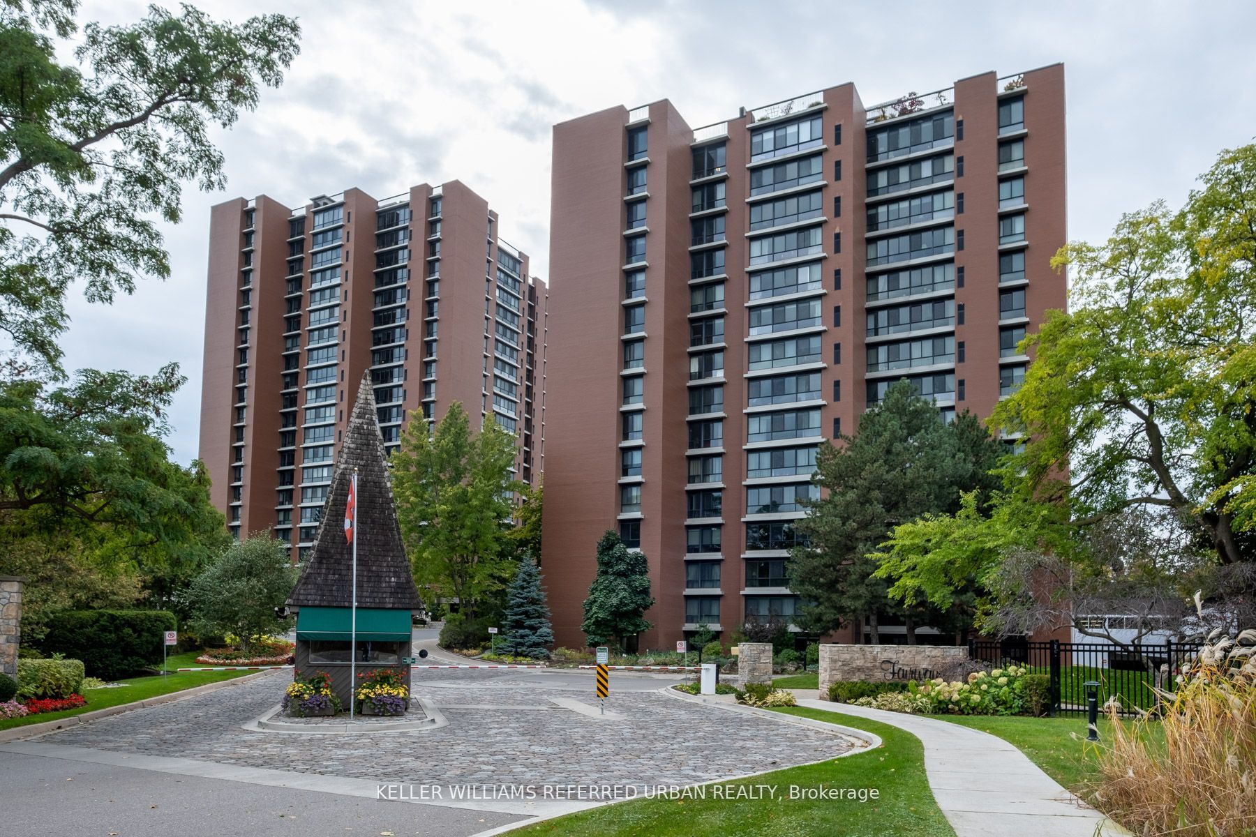 1400 Dixie Rd W, #1013
