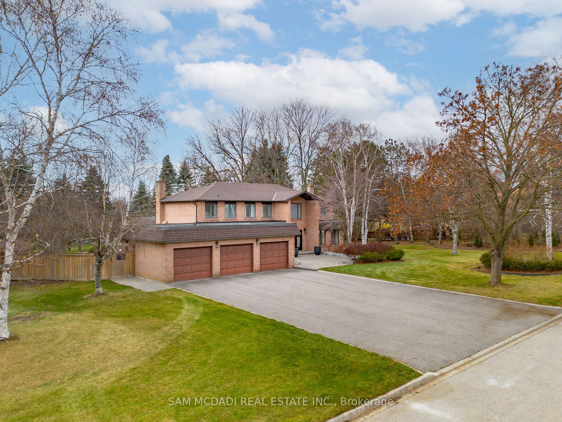3 Huttonville Dr