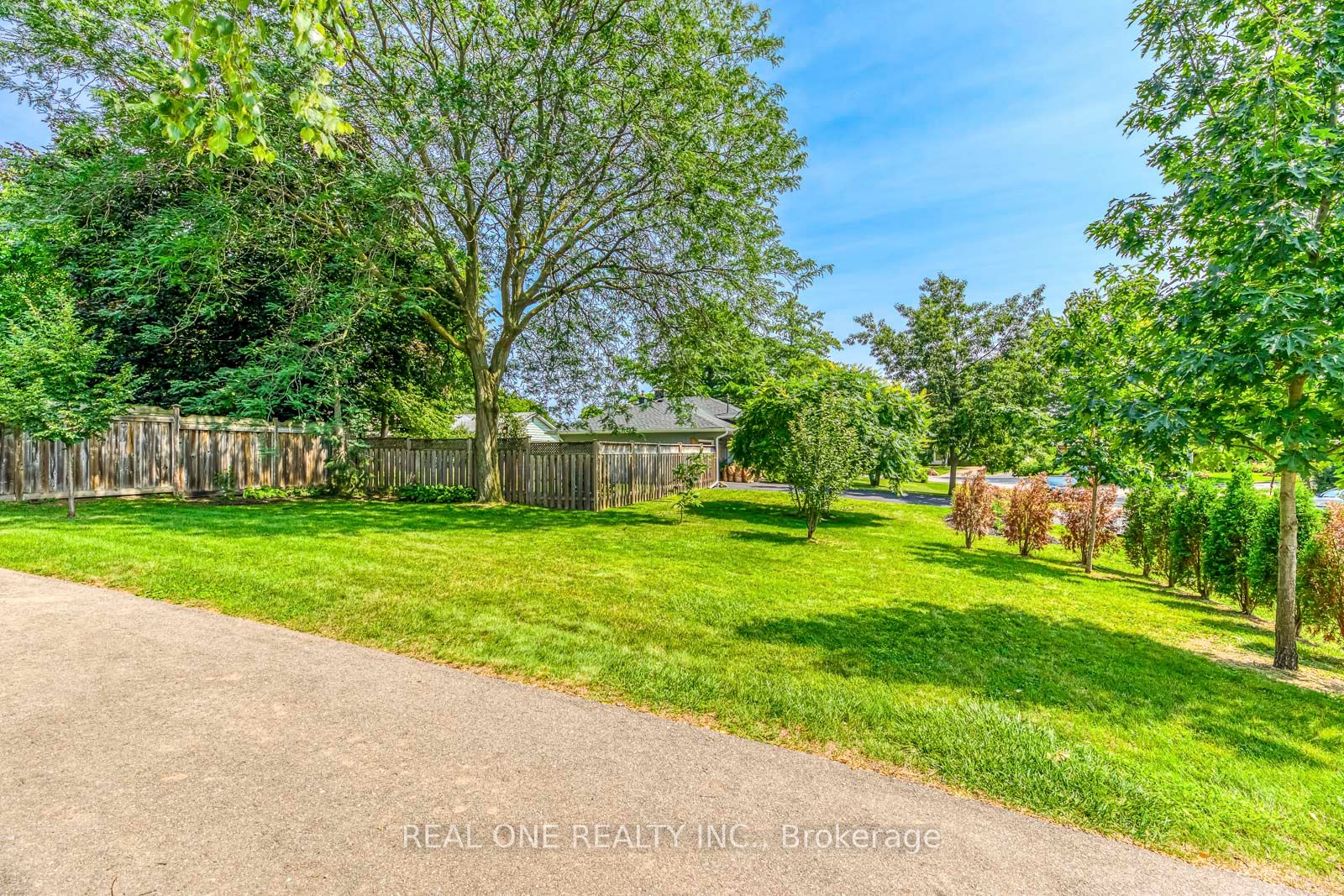 1354 Pinegrove Rd