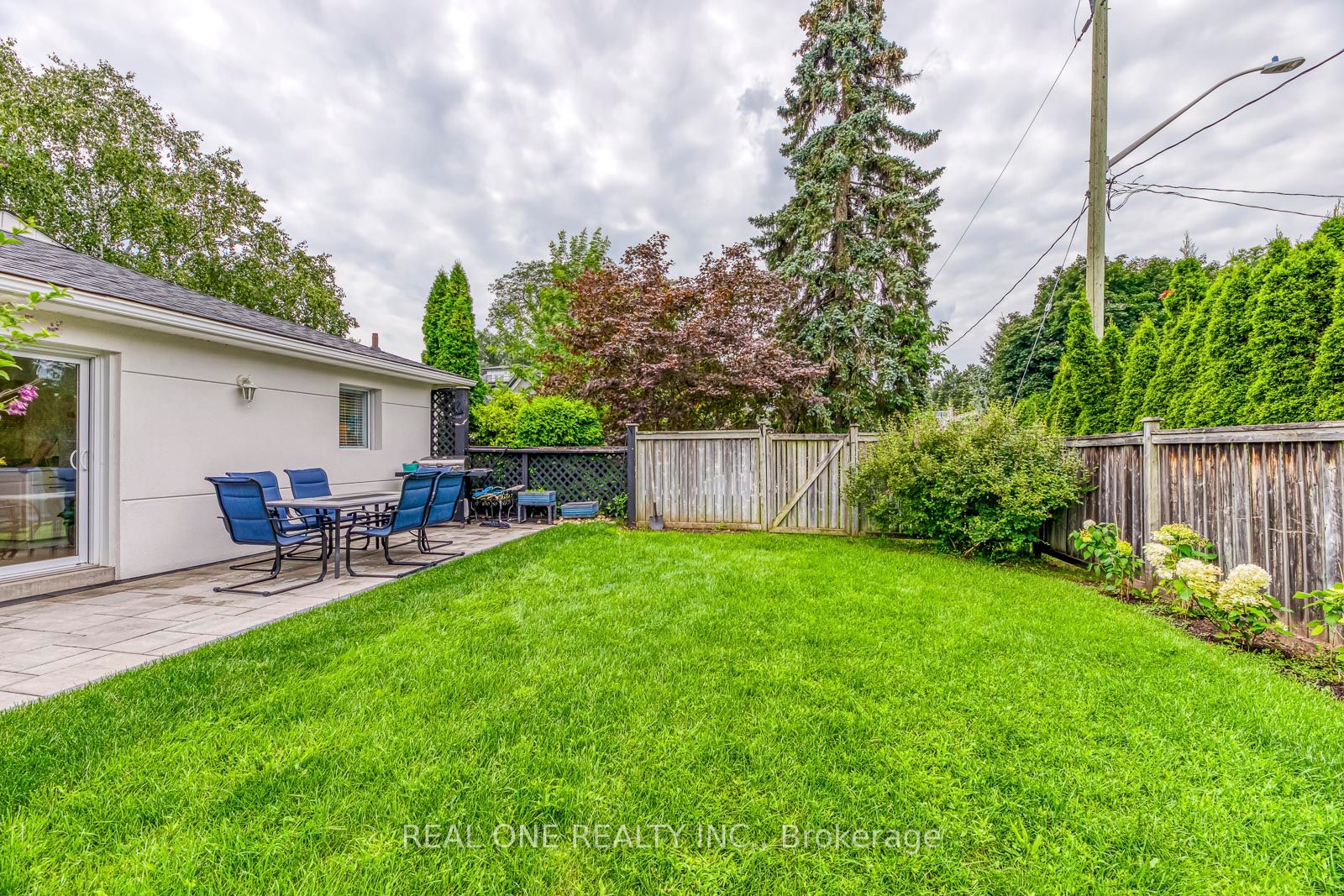 1354 Pinegrove Rd