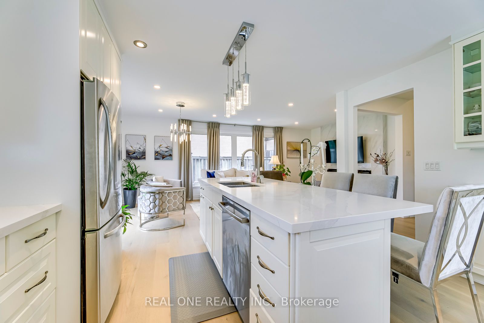 1354 Pinegrove Rd