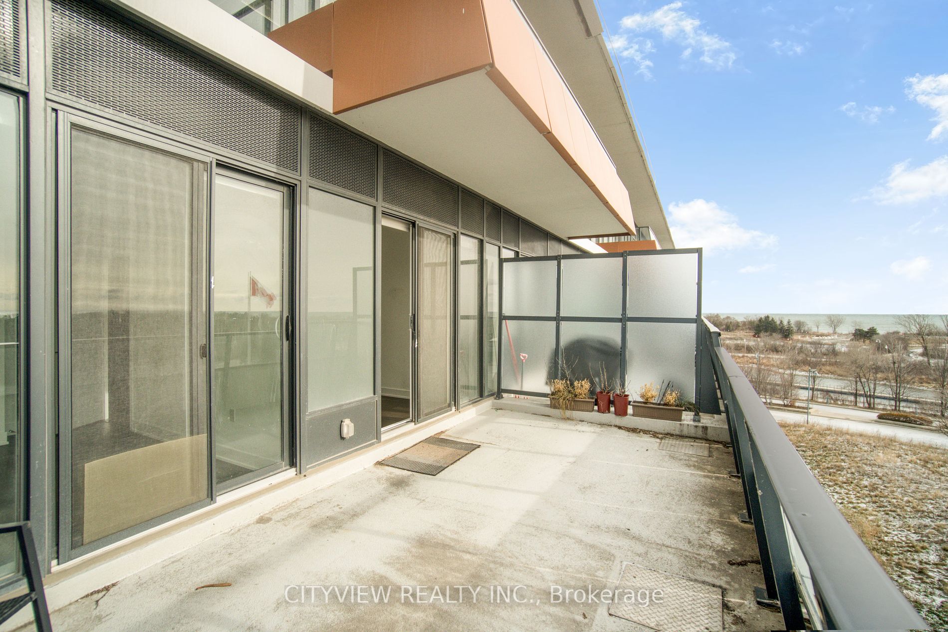 30 Shorebreeze Dr, #427