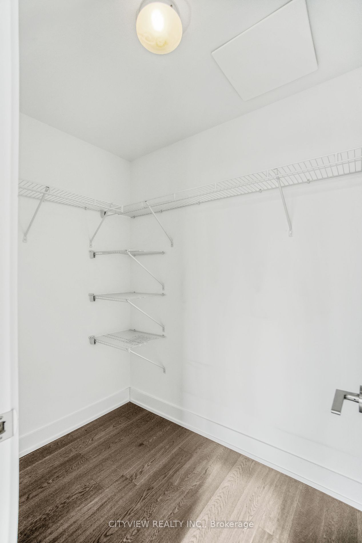 30 Shorebreeze Dr, #427