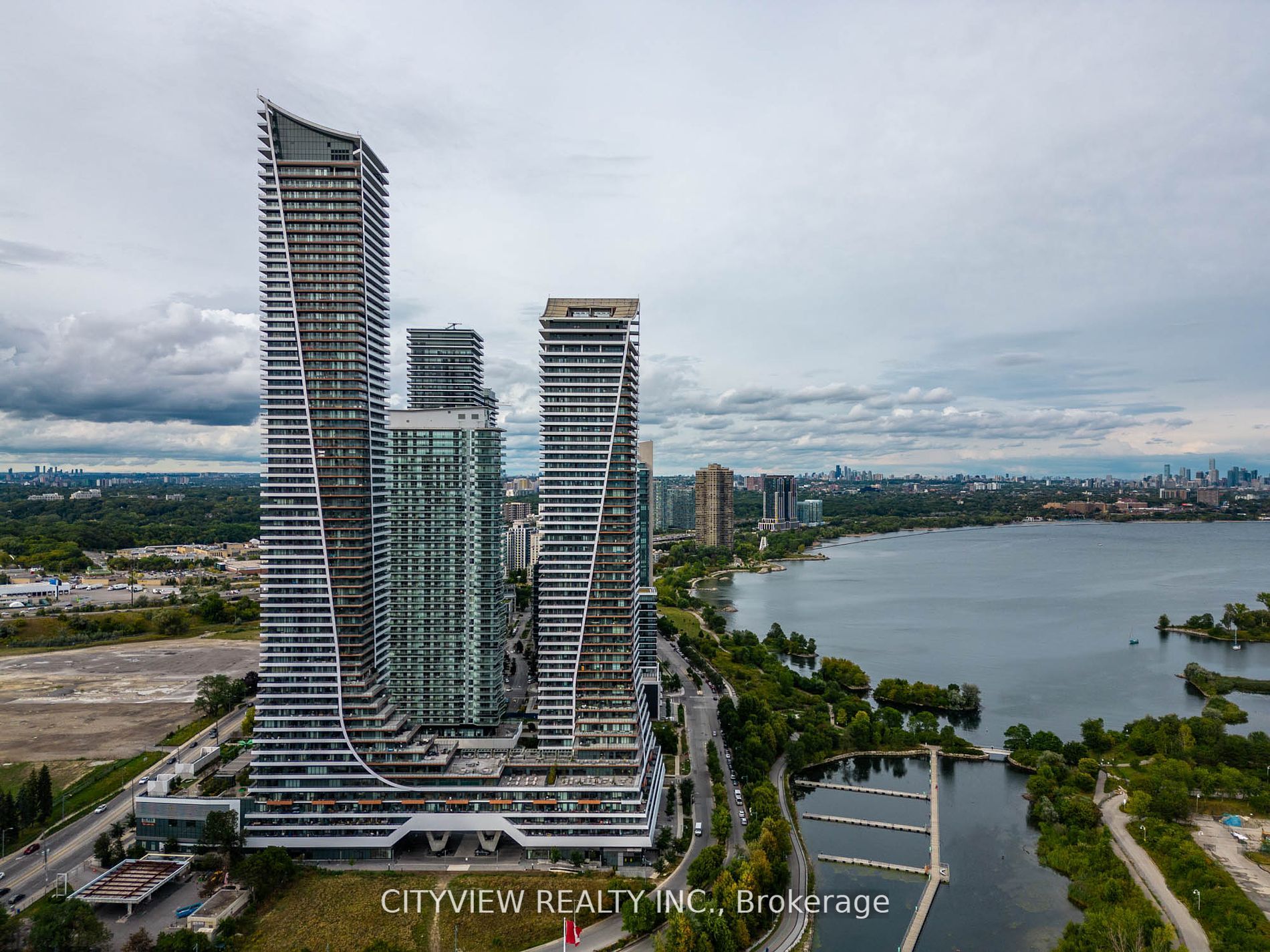 30 Shorebreeze Dr, #427
