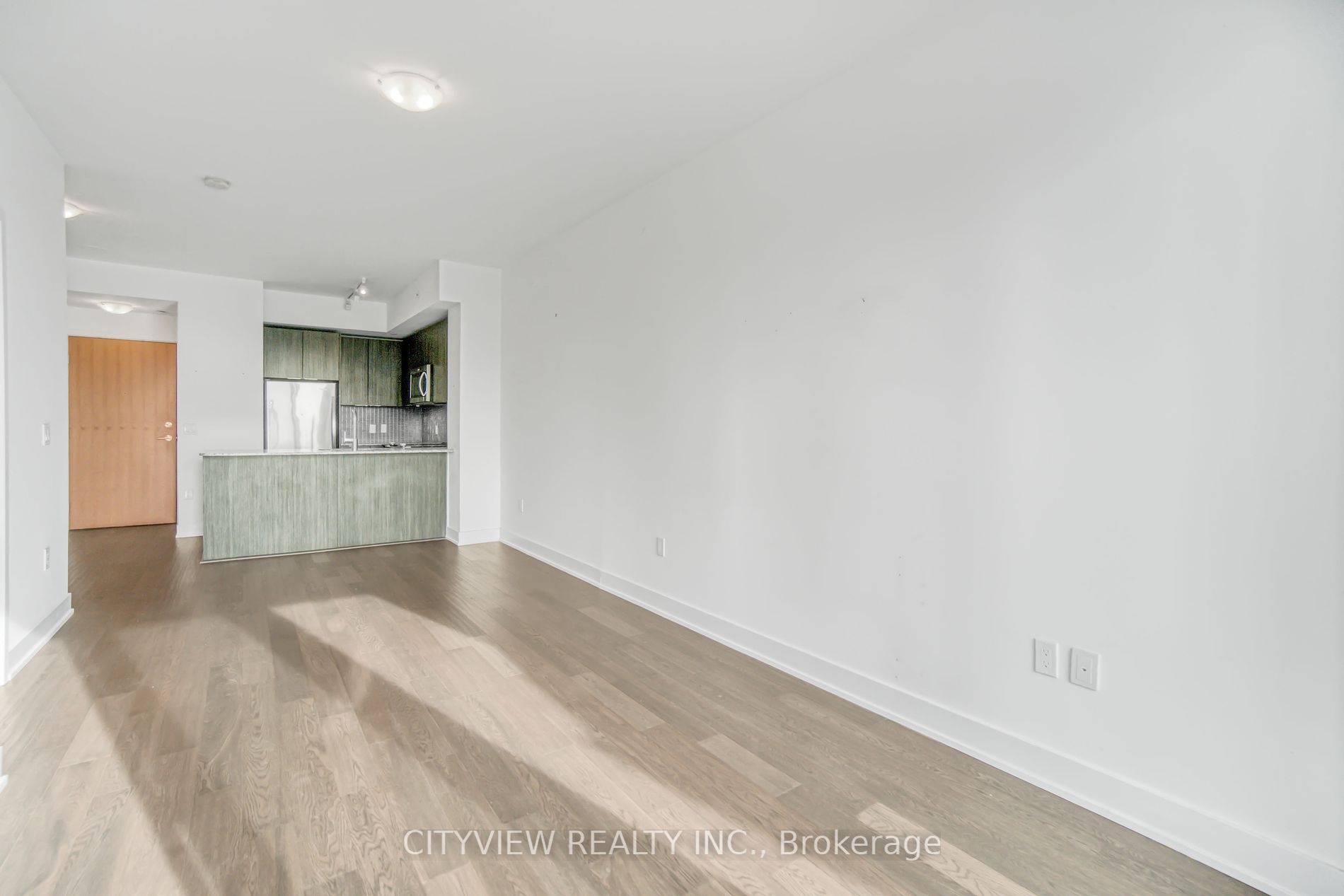 30 Shorebreeze Dr, #427
