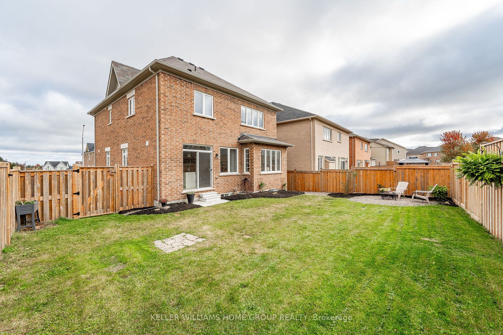 18 Paisley Way