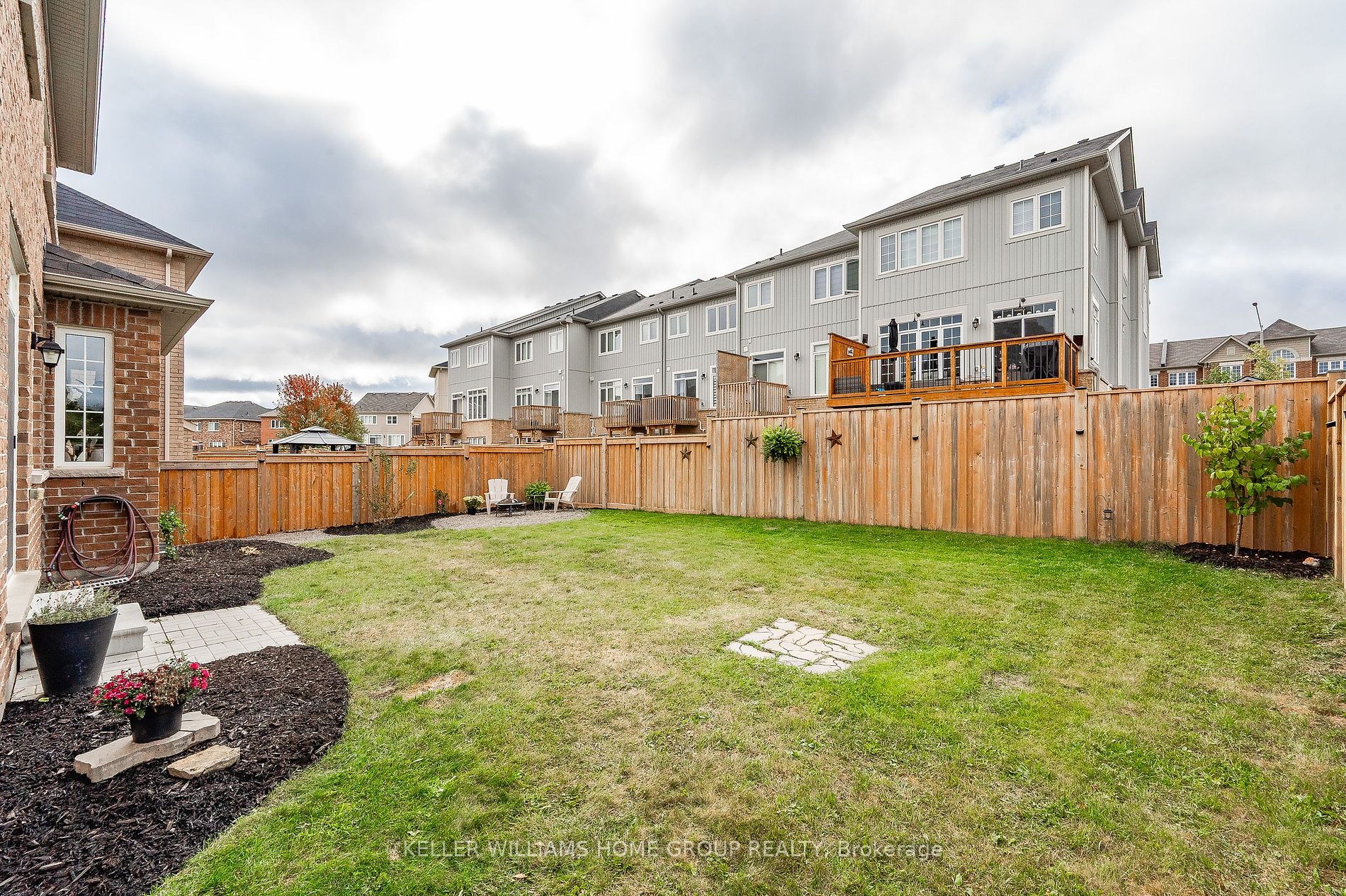 18 Paisley Way