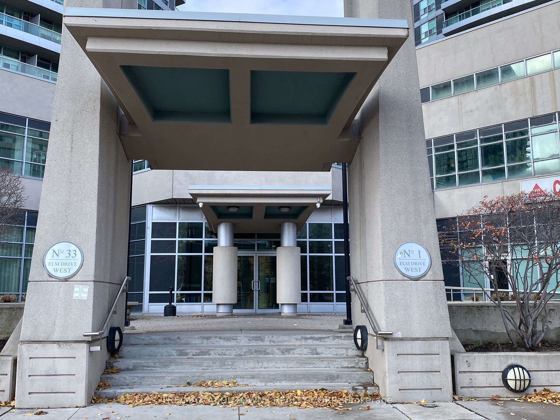 1 Elm Drive W, #802
