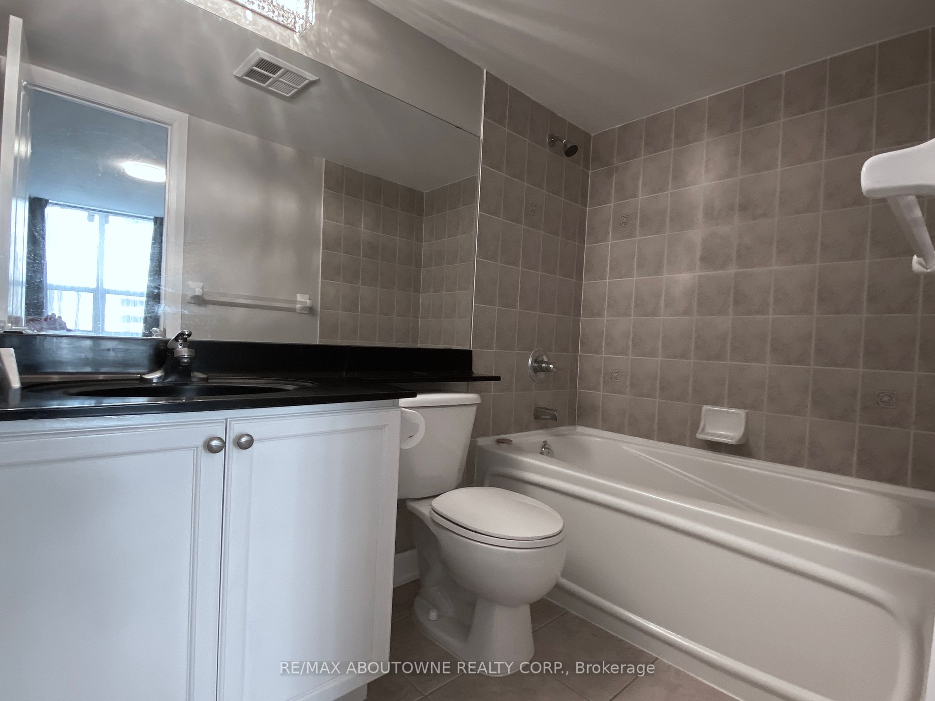 1 Elm Drive W, #802