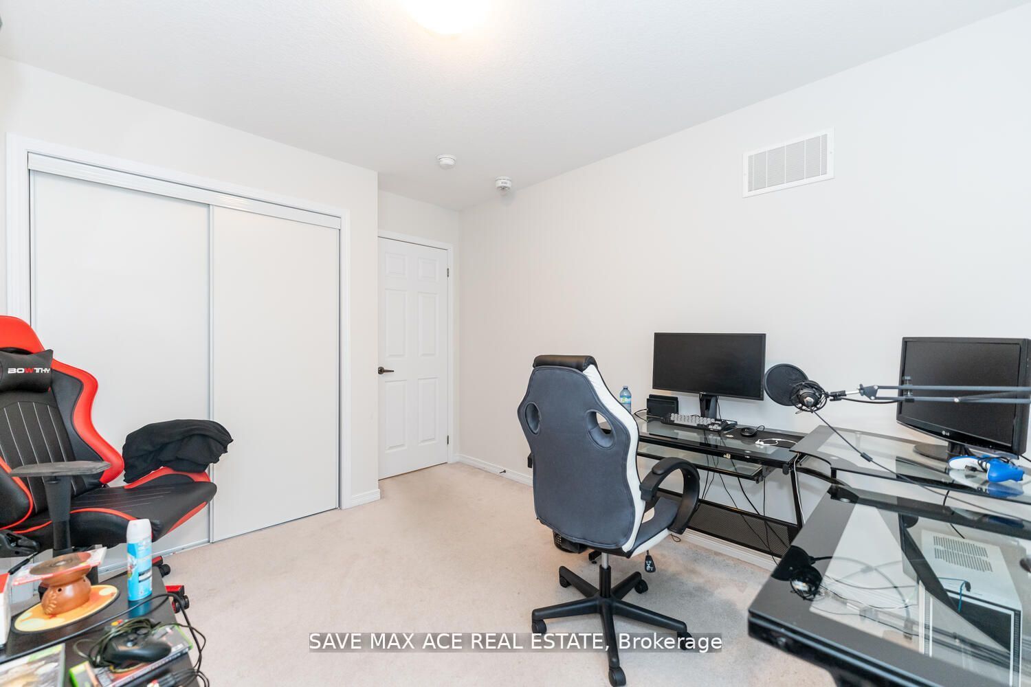 11 Francesco St
