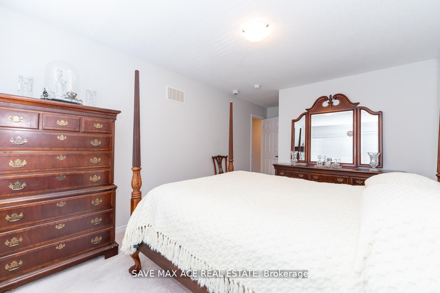 11 Francesco St