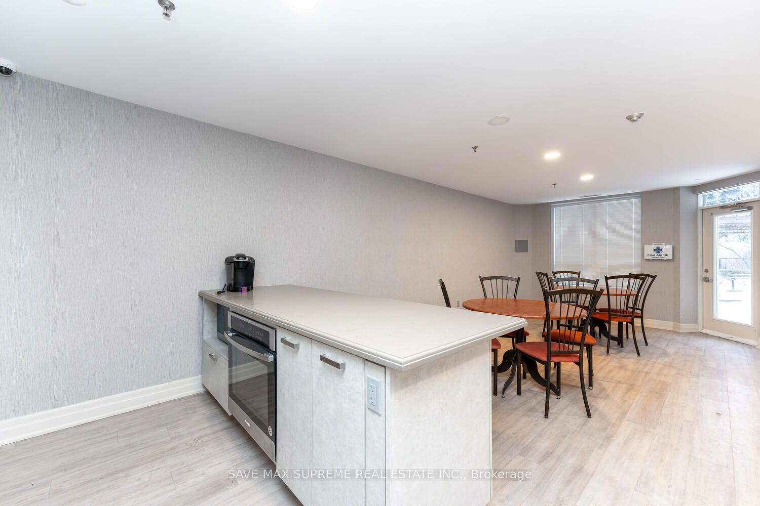300 Ray Lawson Boulevard, #314