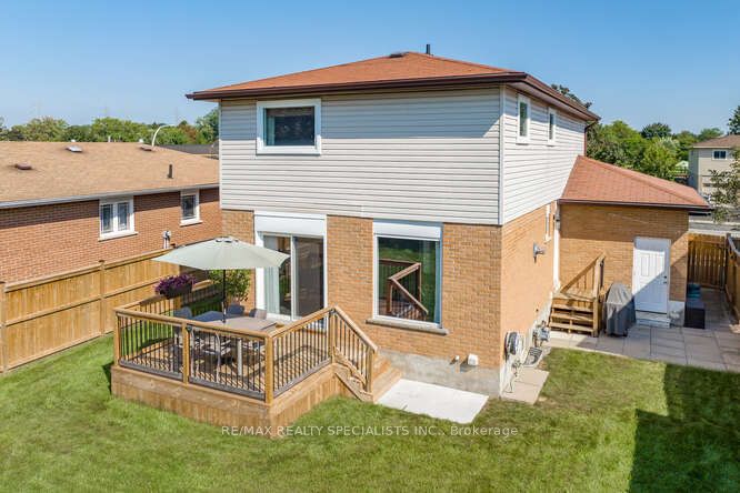 3105 Parkgate Crescent