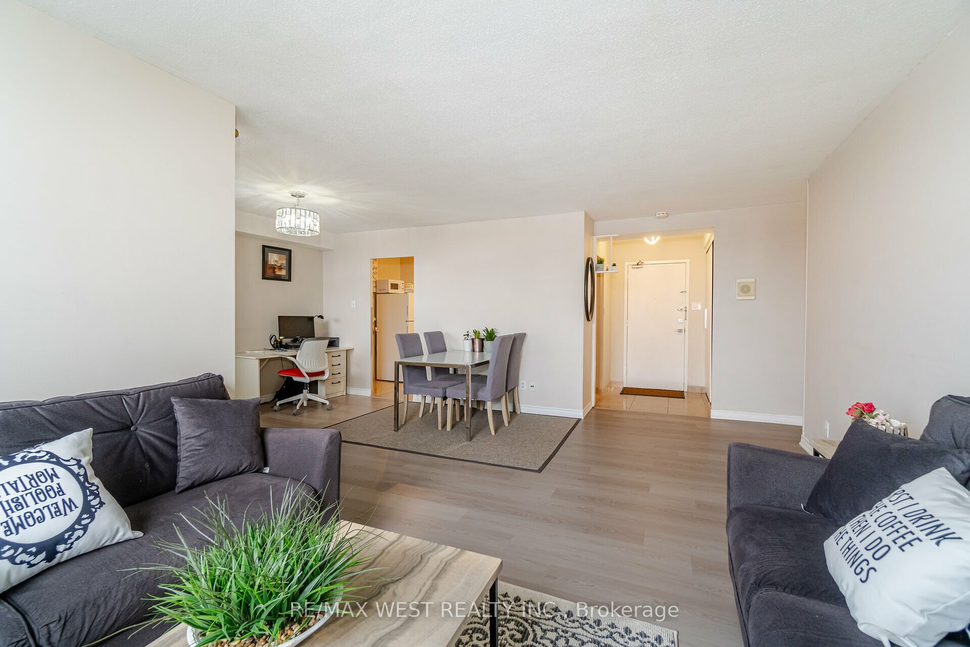 2835 Islington Ave, #515