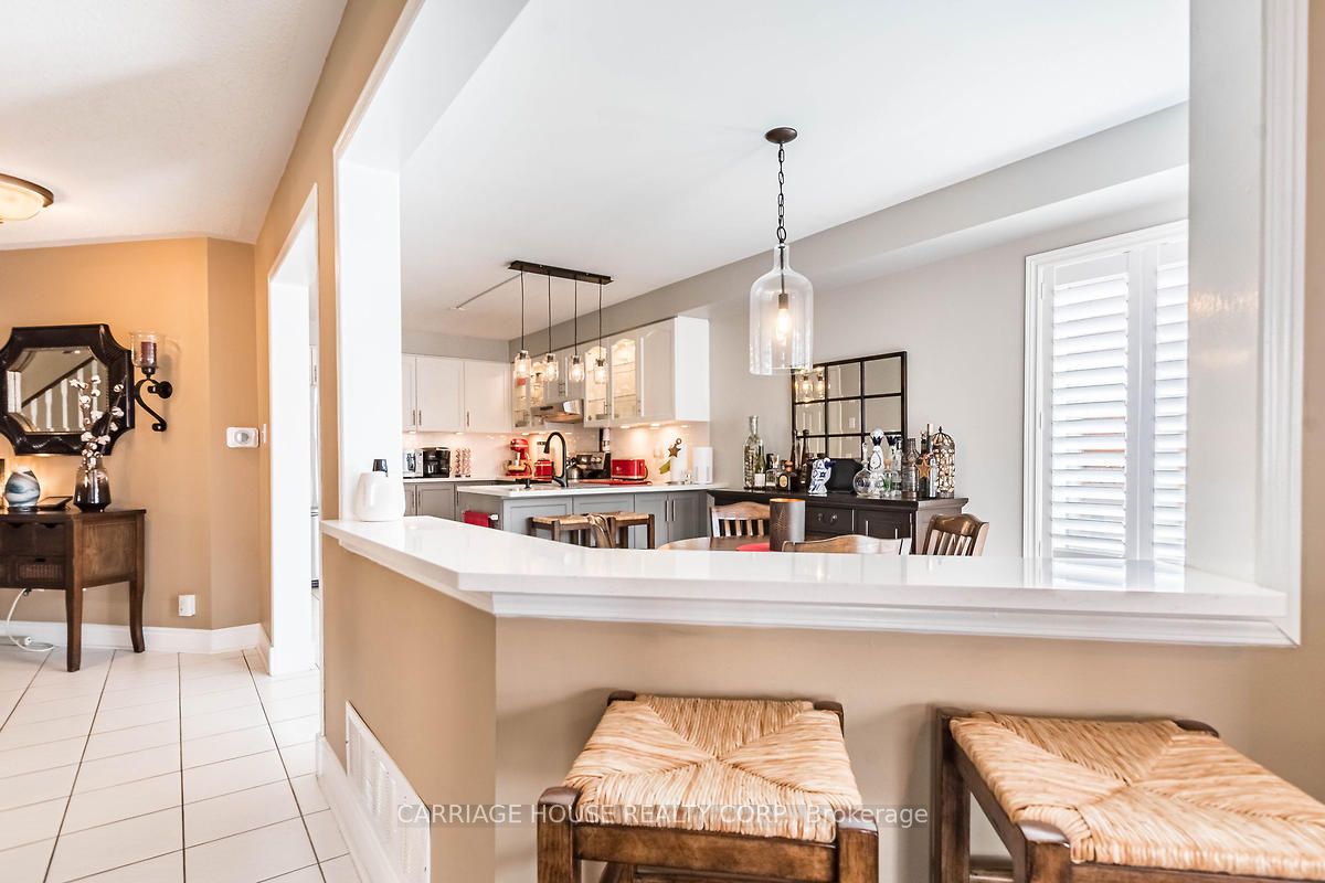 8 Mapleshade Dr