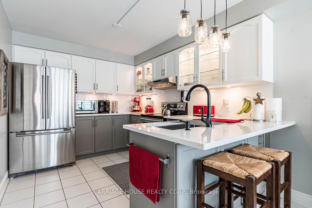 8 Mapleshade Dr