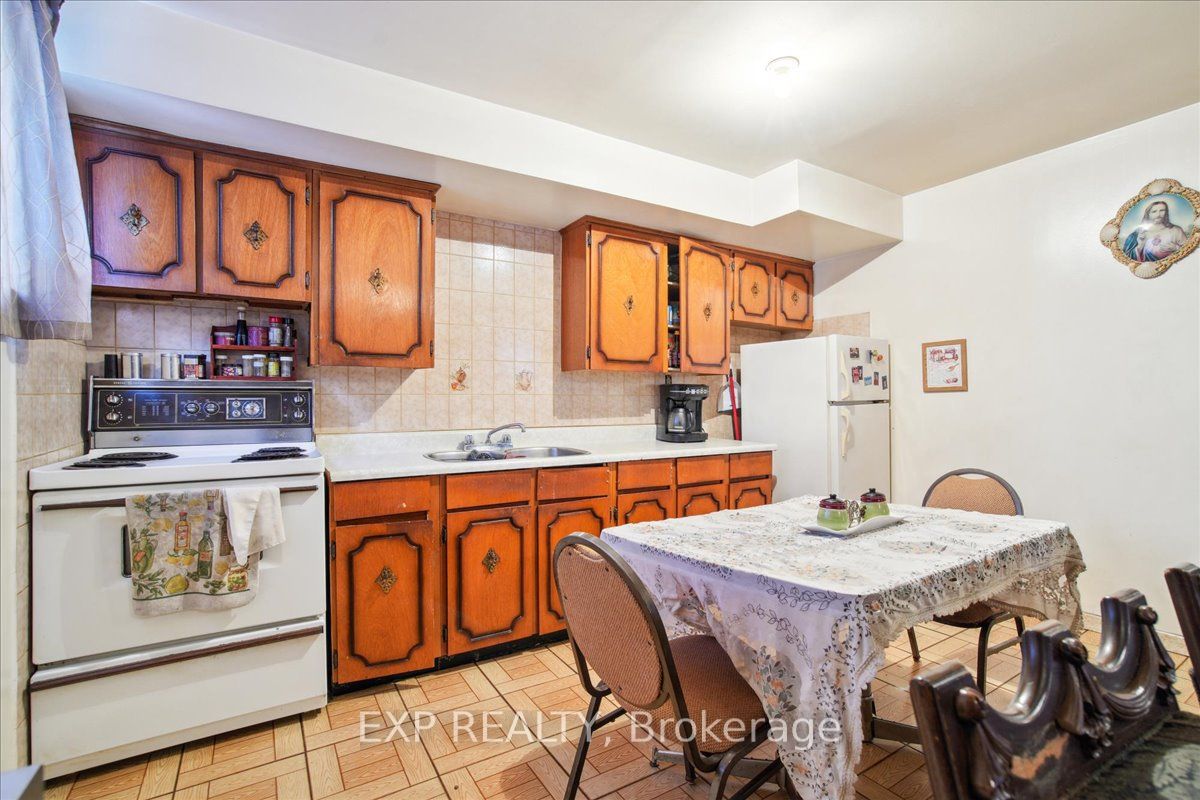 3218 Monica Dr