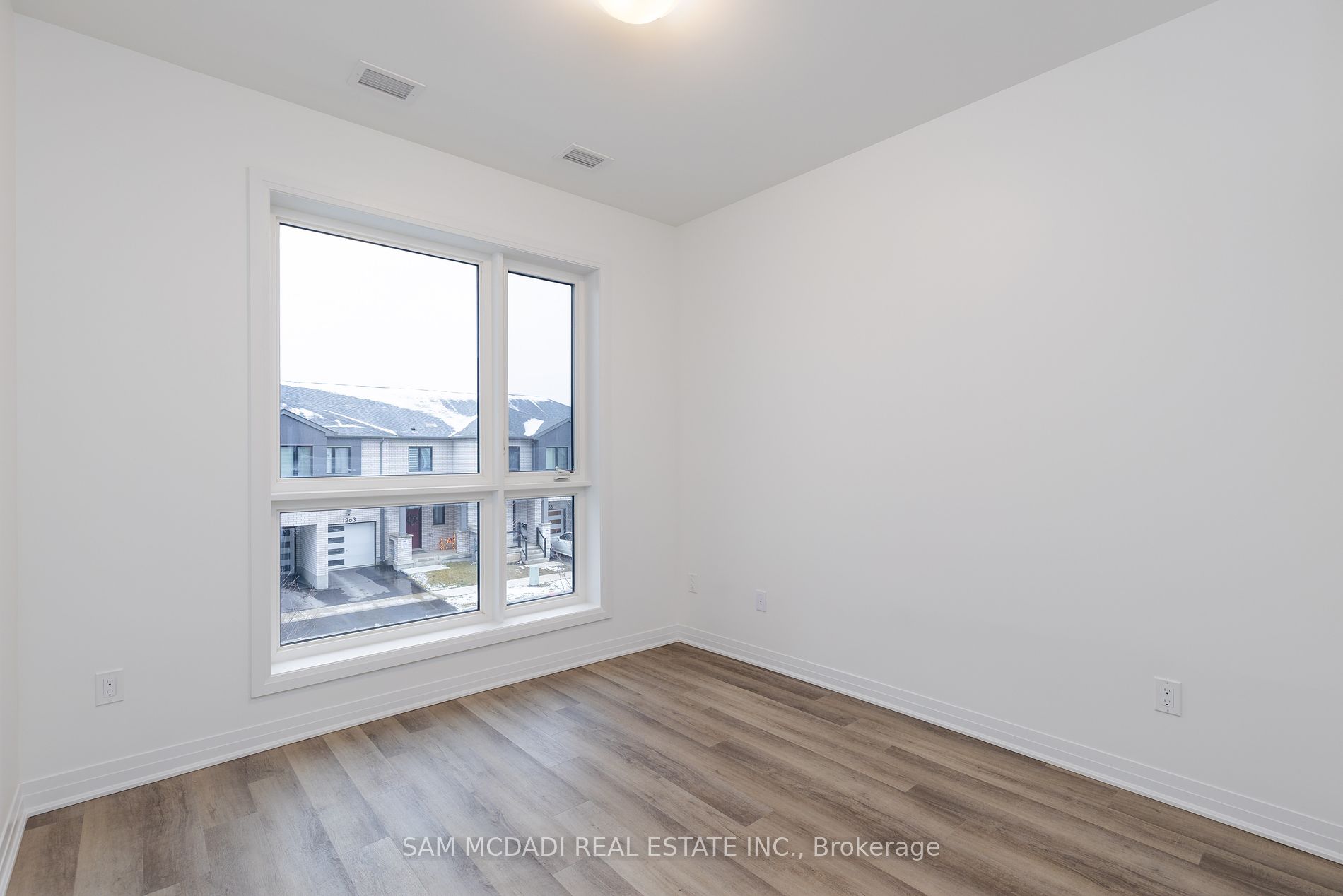 460 Gordon Krantz Ave, #205