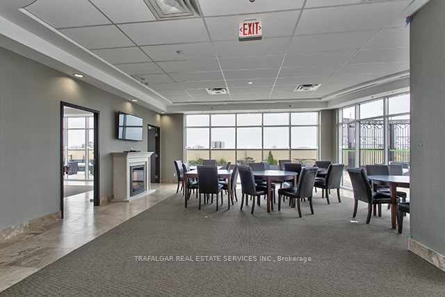 205 Lakeshore Road W #201