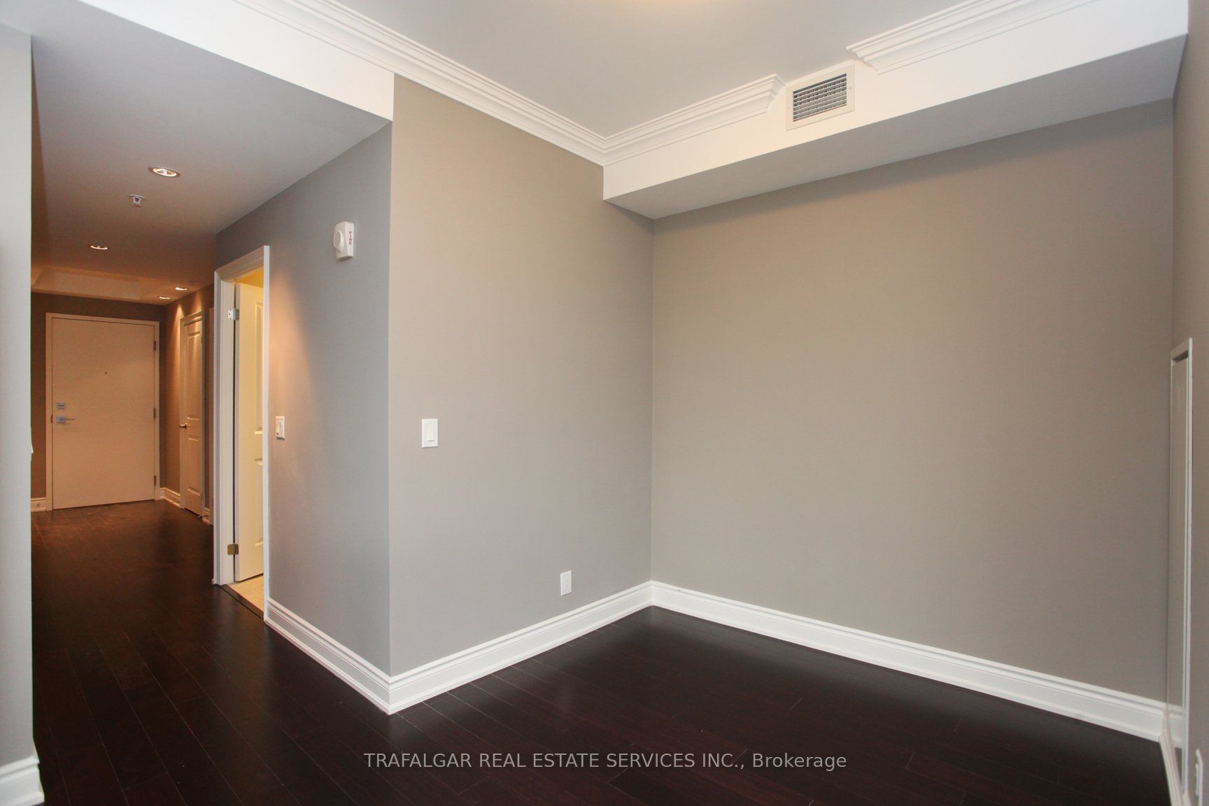 205 Lakeshore Road W #201