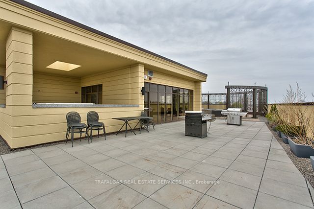 205 Lakeshore Road W #201