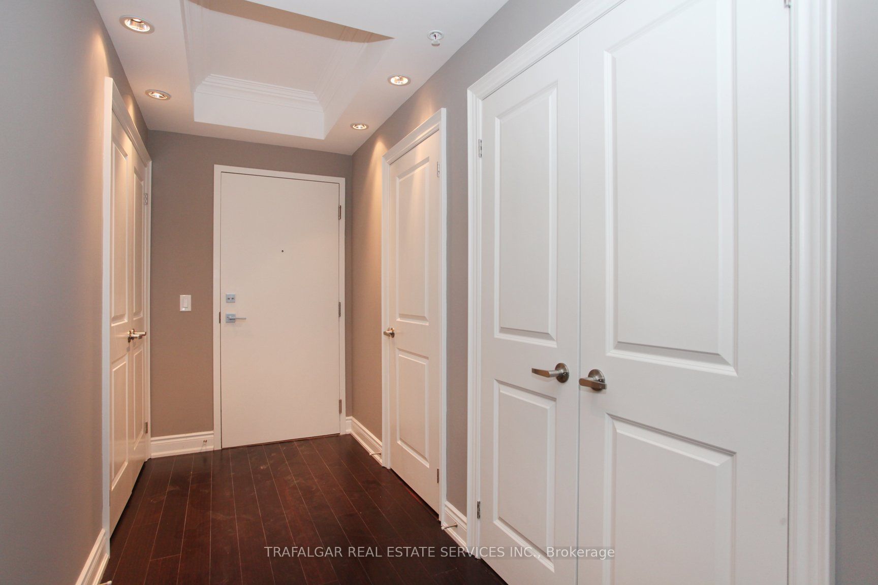 205 Lakeshore Road W #201