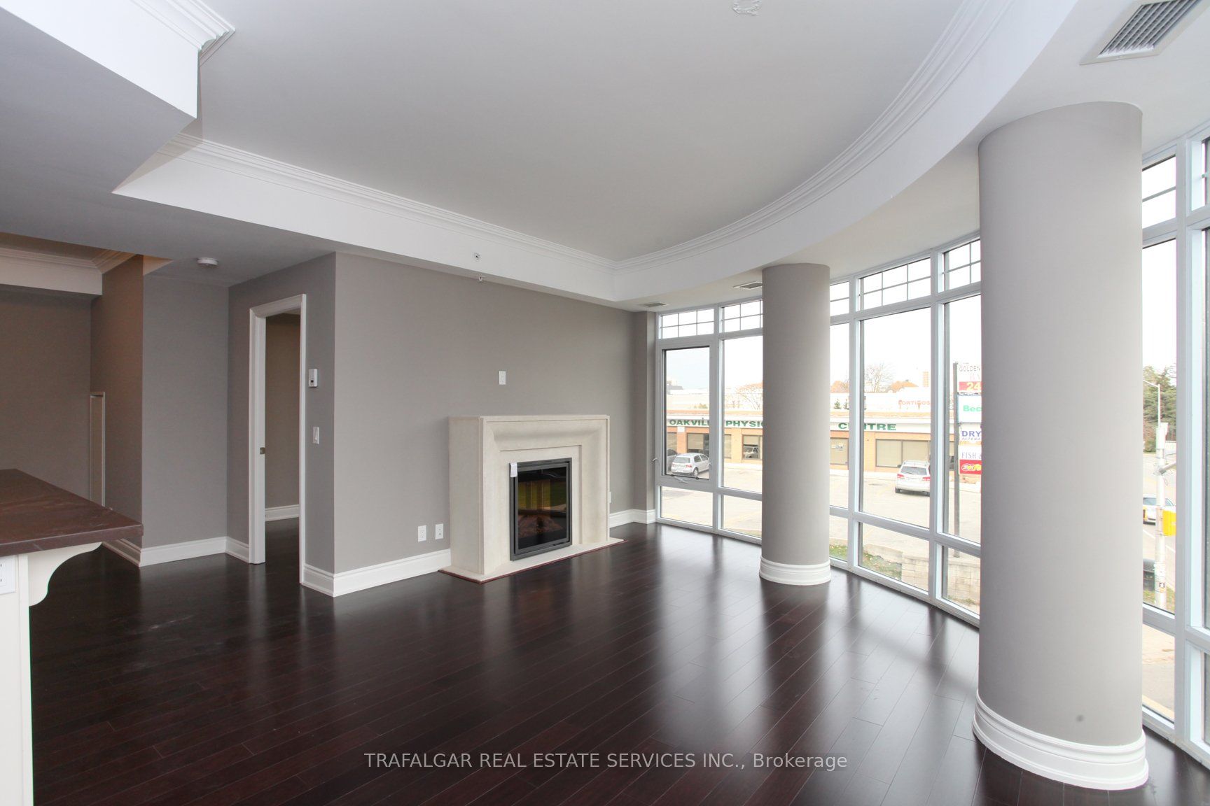 205 Lakeshore Road W #201