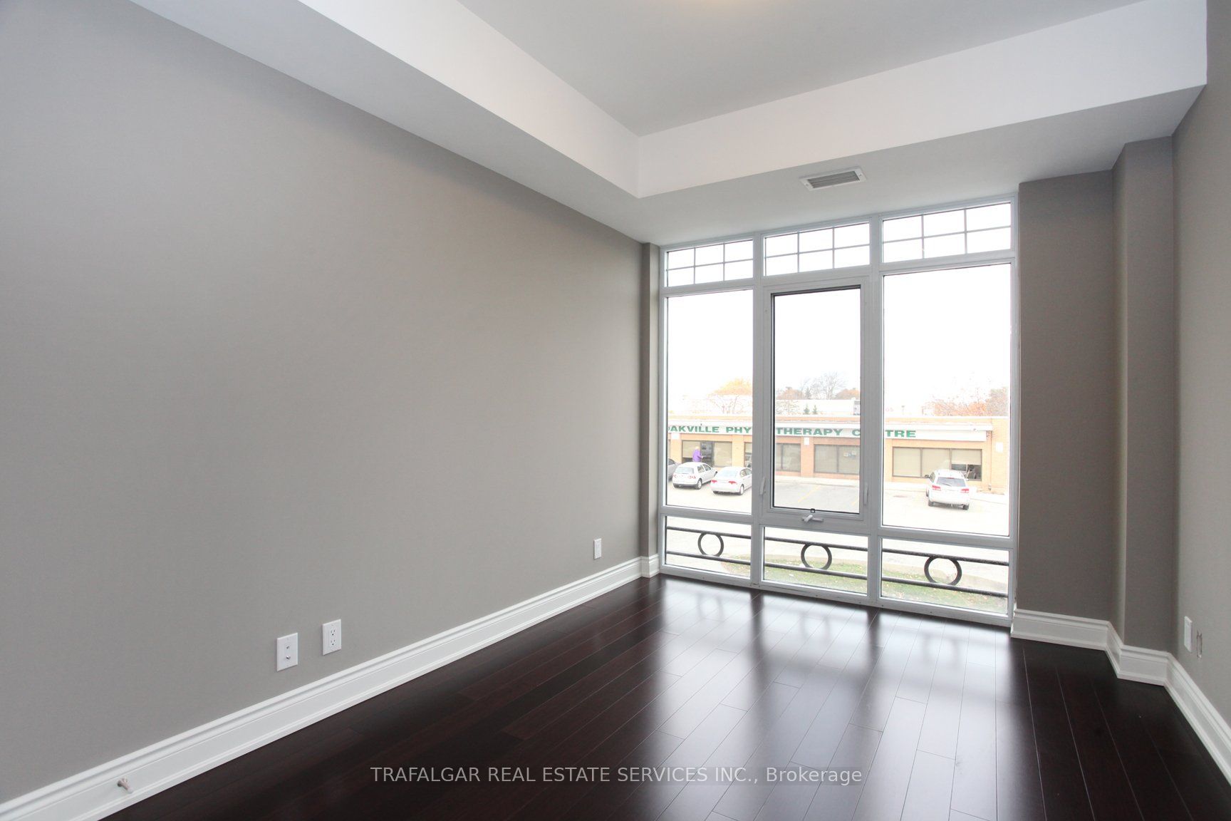 205 Lakeshore Road W #201