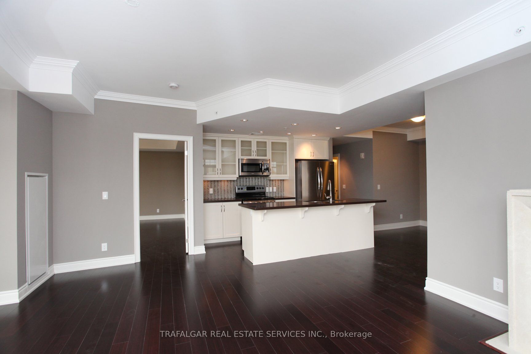 205 Lakeshore Road W #201