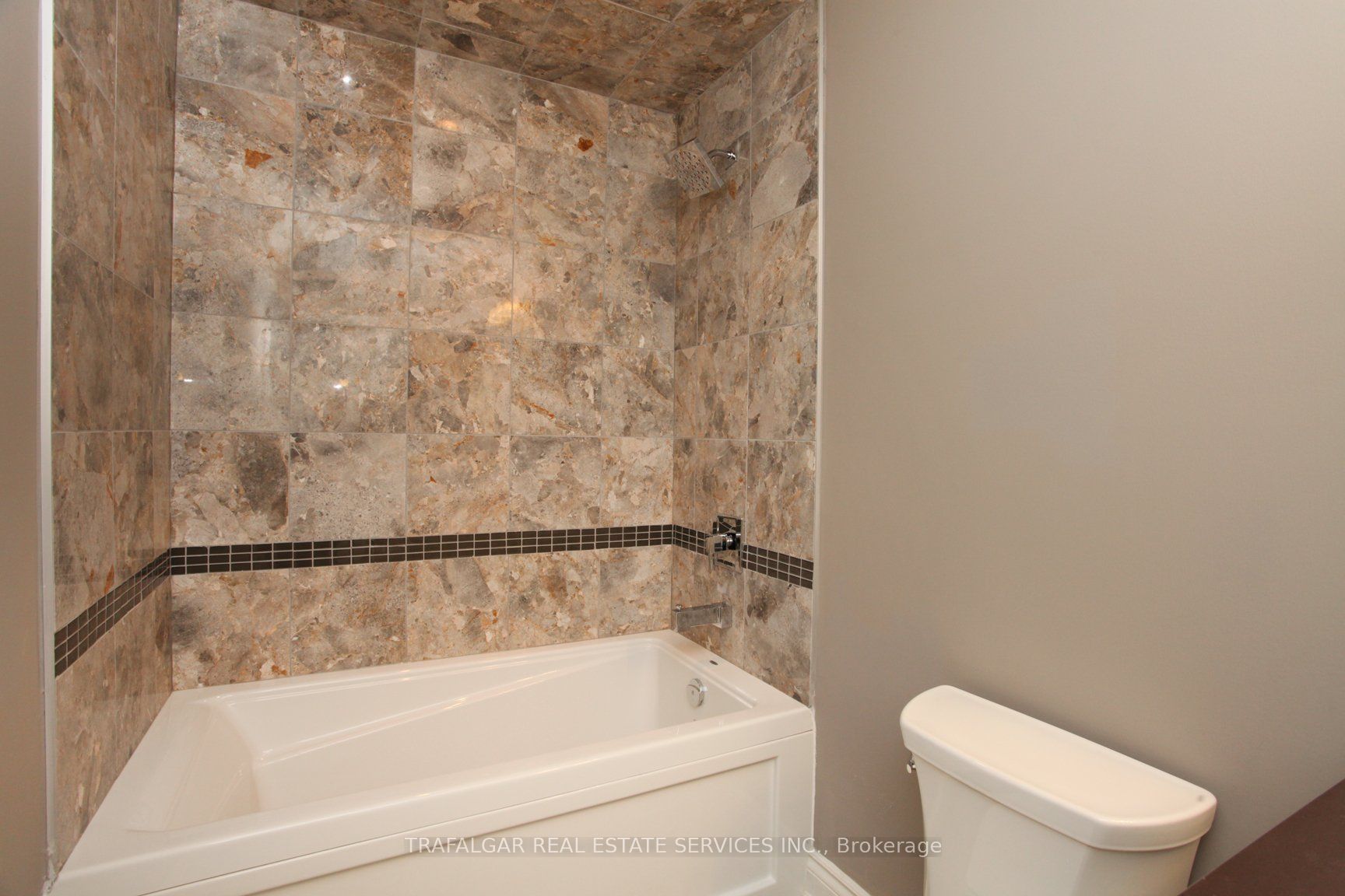 205 Lakeshore Road W #201