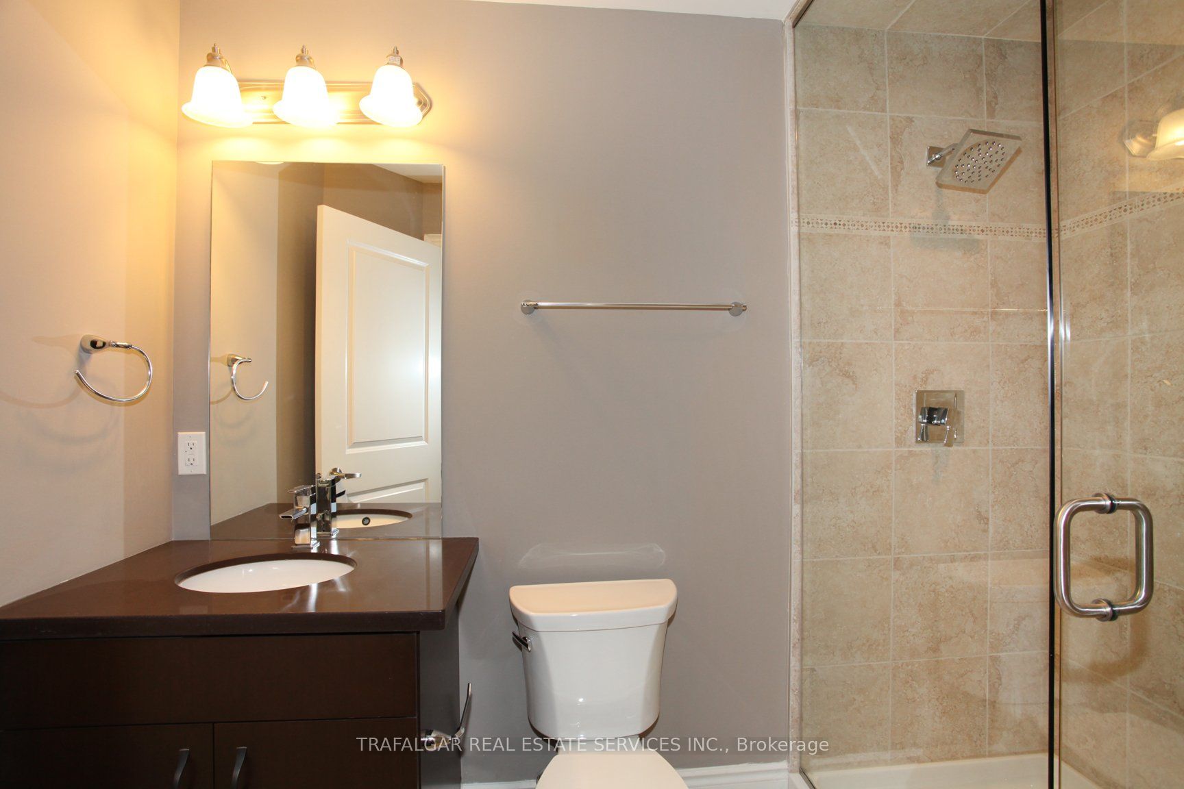 205 Lakeshore Road W #201