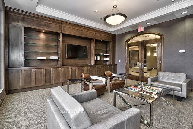 205 Lakeshore Road W #201
