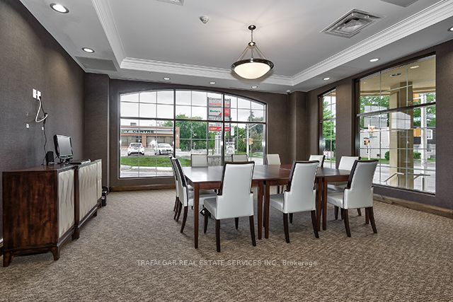 205 Lakeshore Road W #201