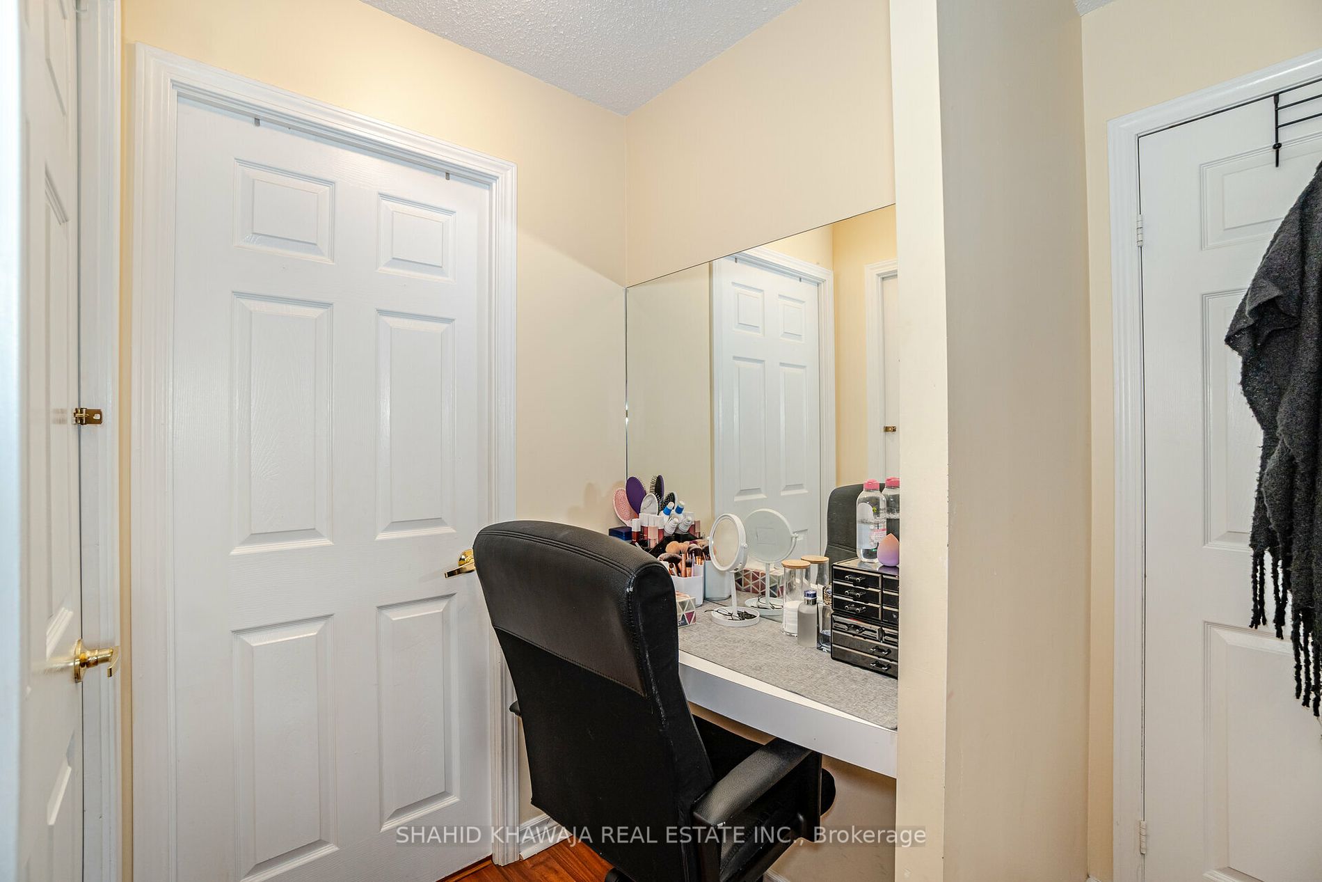 35 Kingsbridge Garden Circ, #1612