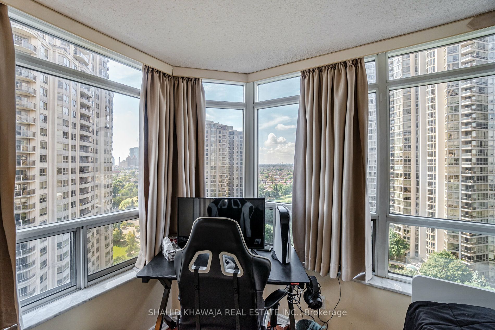 35 Kingsbridge Garden Circ, #1612