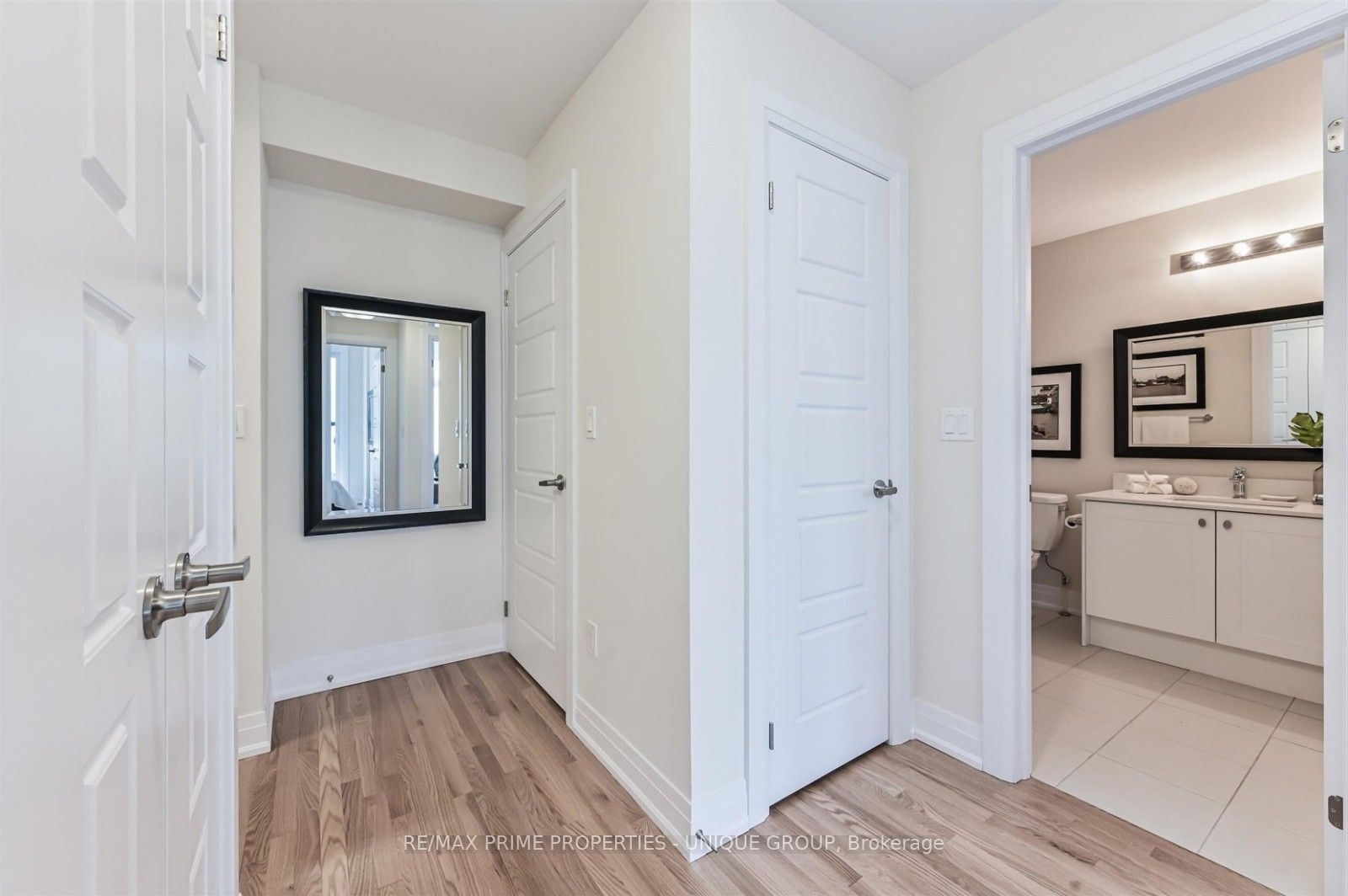 715 Lawrence Ave W, #18