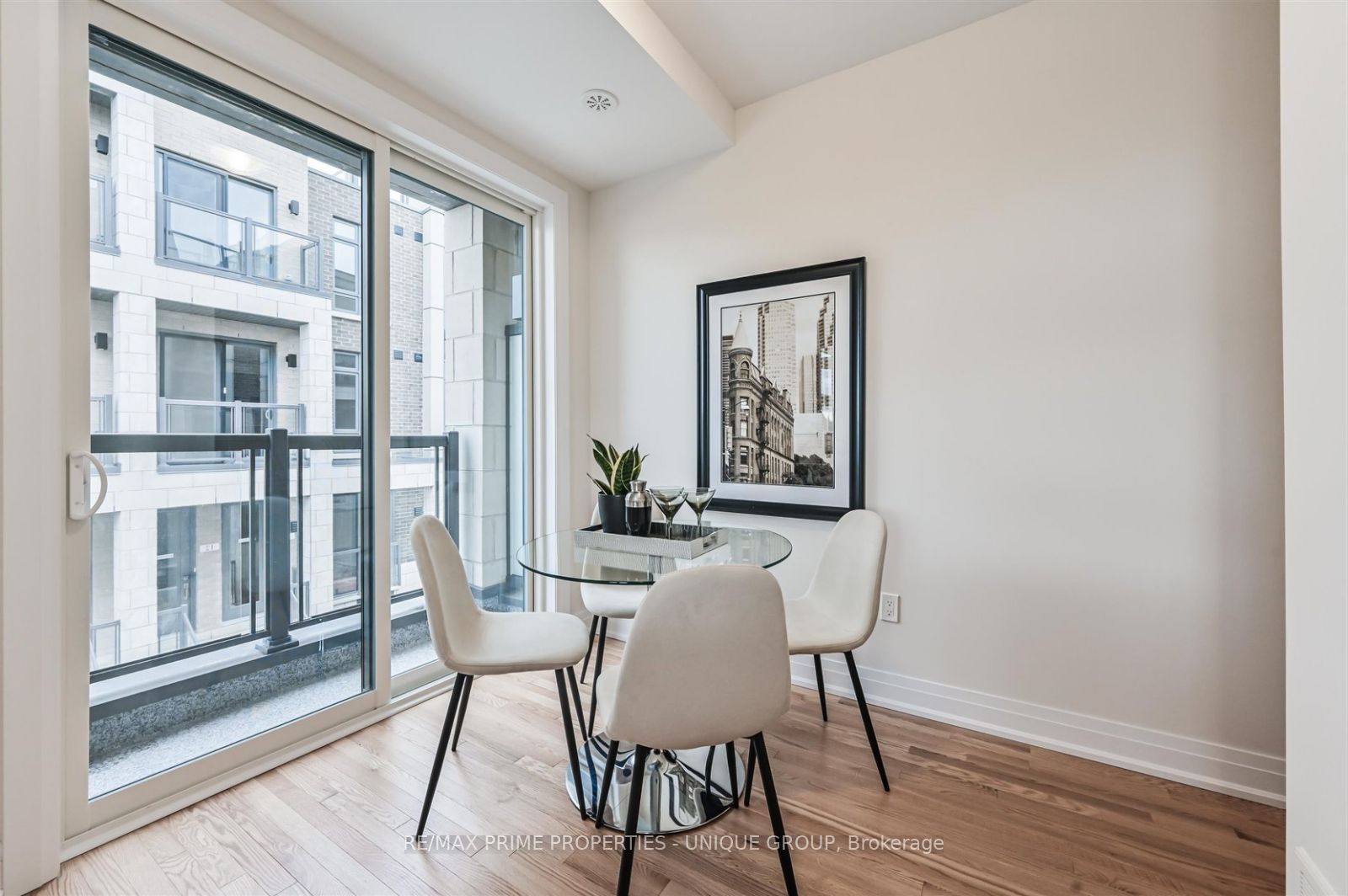 715 Lawrence Ave W, #18