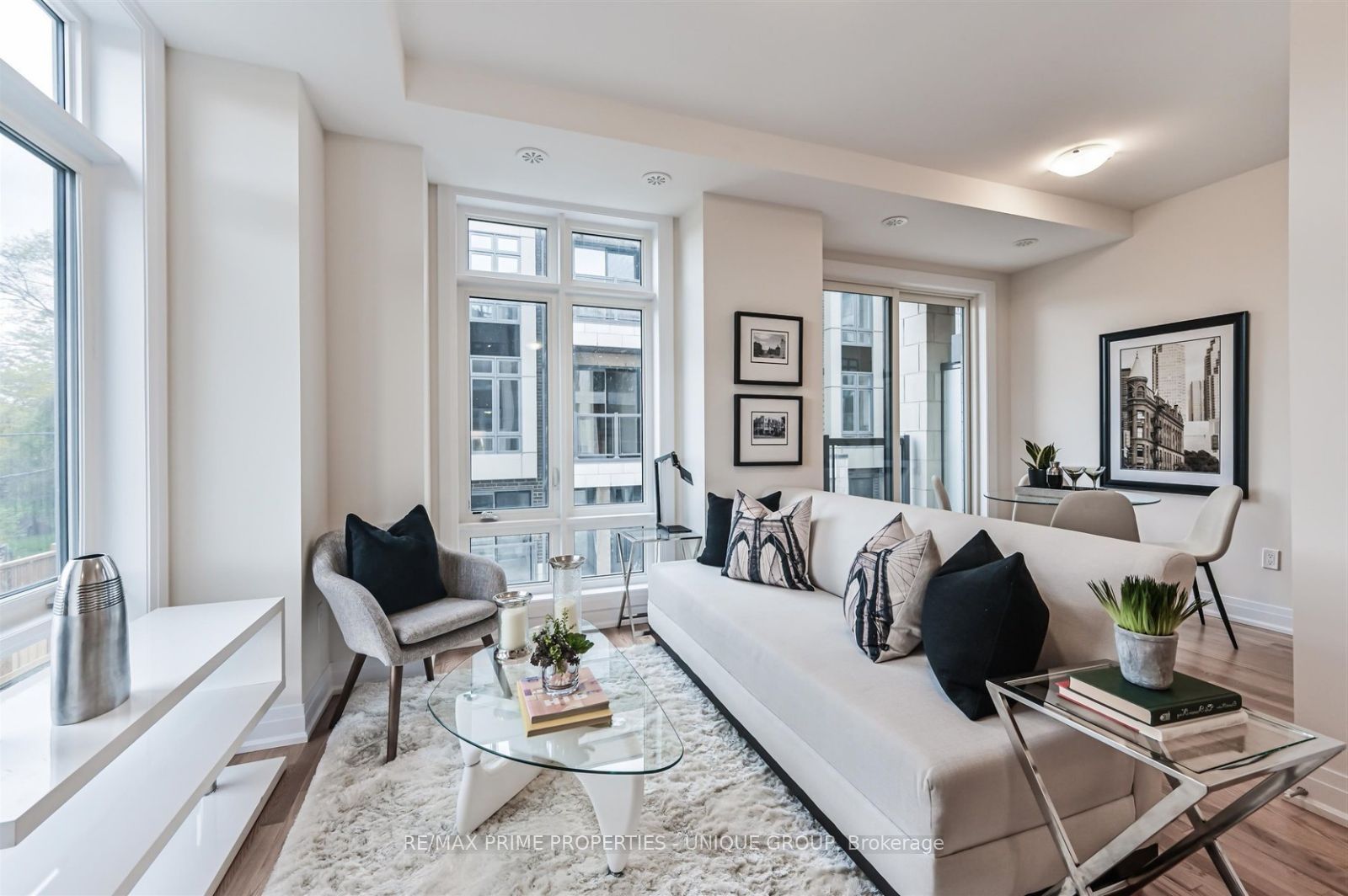 715 Lawrence Ave W, #18