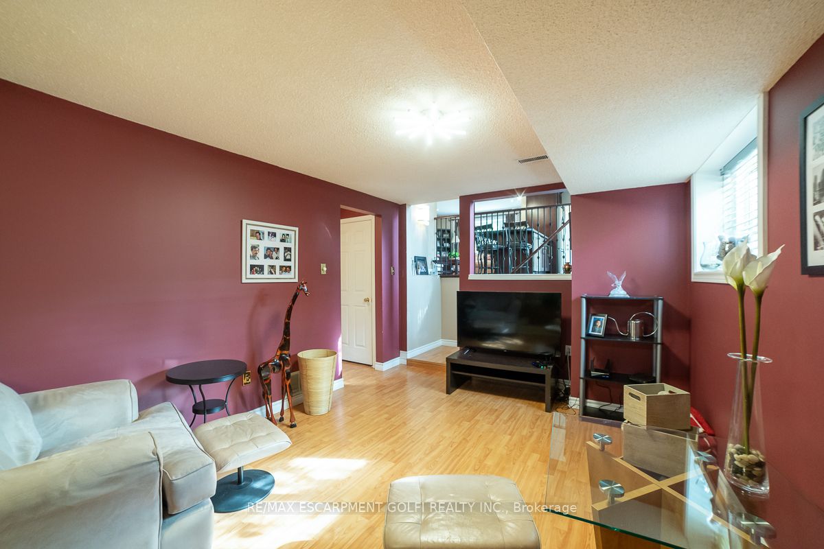 48 Rexway Drive
