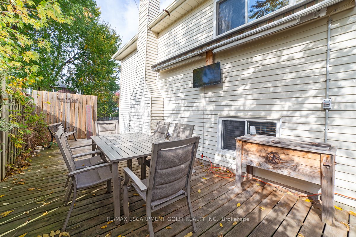48 Rexway Drive