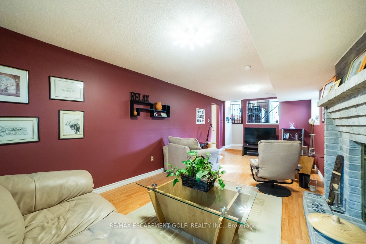 48 Rexway Drive