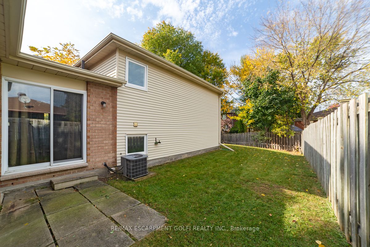 48 Rexway Drive