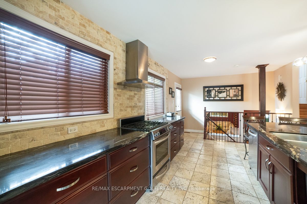 48 Rexway Drive