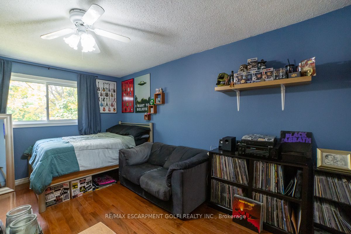 48 Rexway Drive