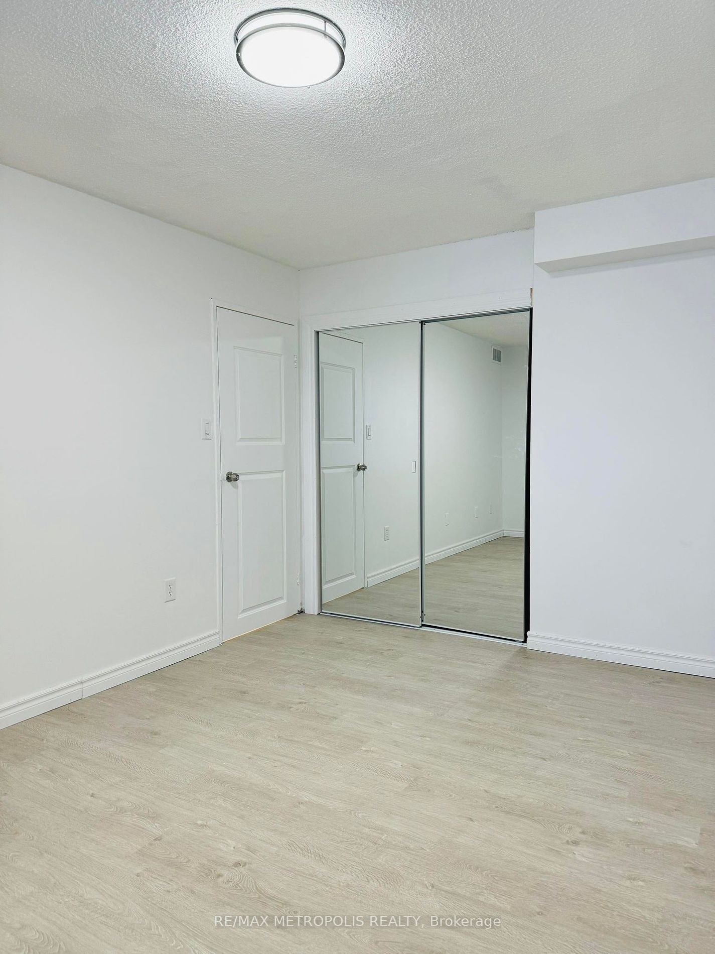 238 Albion Rd, #1409
