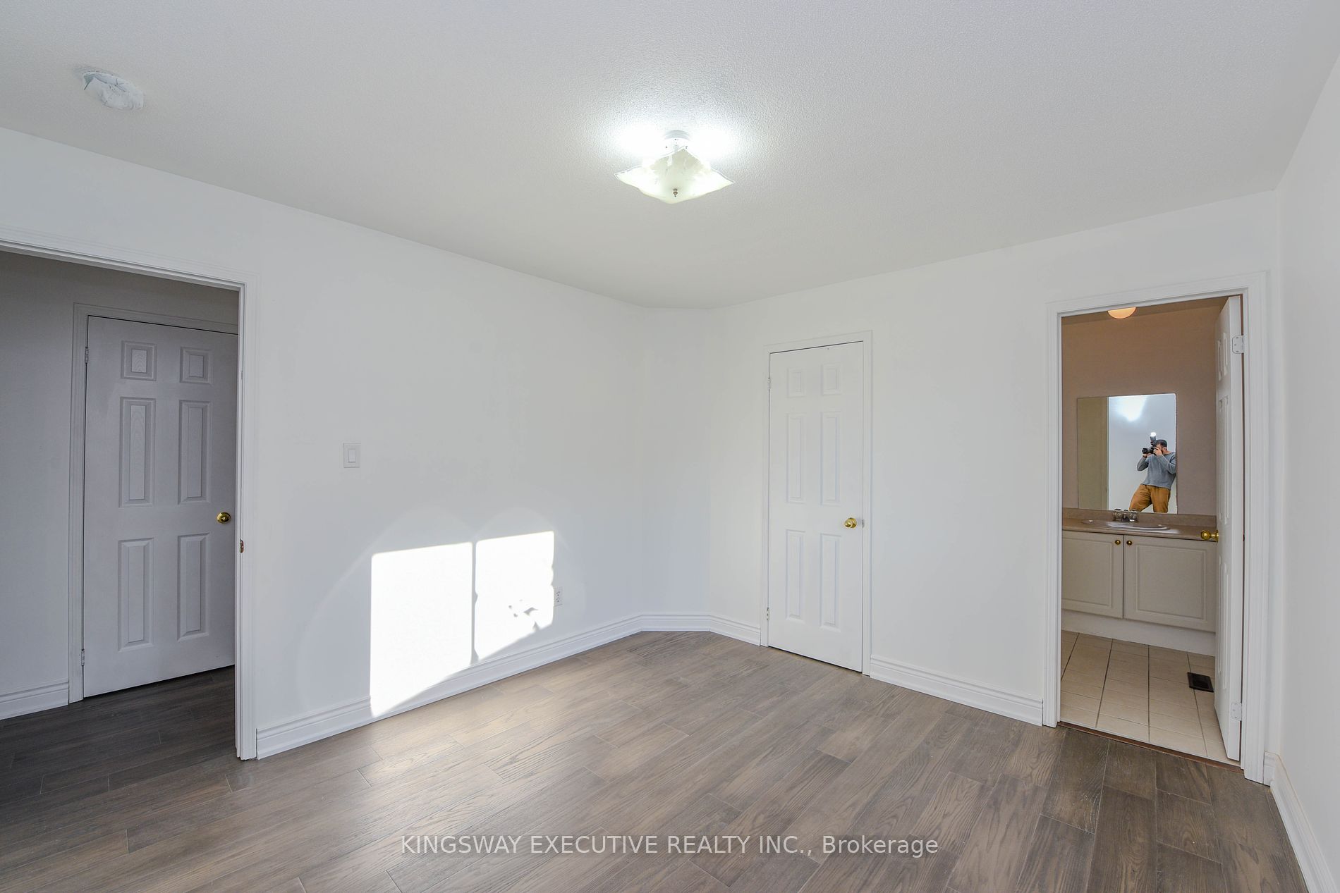 612 Orange Walk Cres